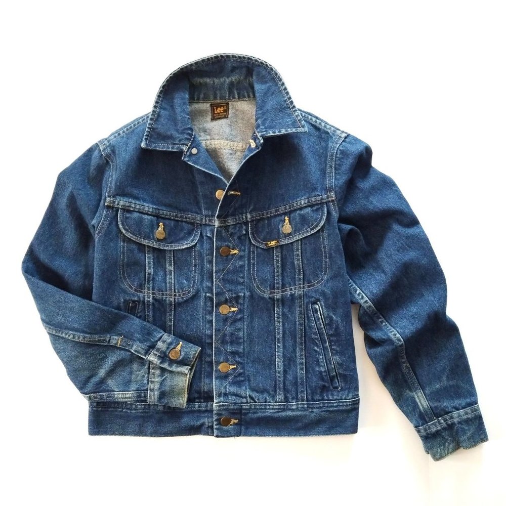 VINTAGE DENIM JACKET SIZE SMALL MENS BUTTON FRONT MEDIUM WASH COLLARED POCKETS